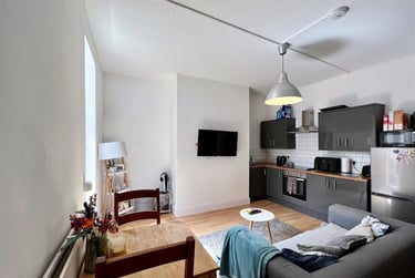 2 bed flat, Hazelwood Avenue, Jesmond, Newcastle, NE23HU - Image 2